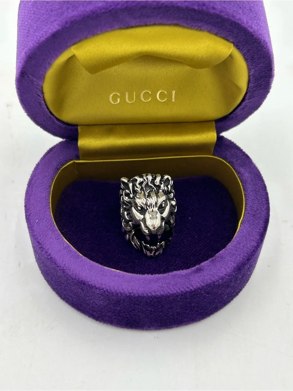 Gucci lion head